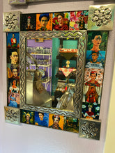 Load image into Gallery viewer, Mirror Frida Small Sq