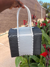 Load image into Gallery viewer, Oxaca handmade bags medium
